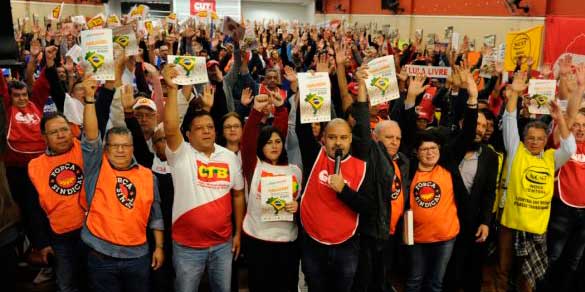 Centrais entregam no Congresso a Agenda Prioritária dos trabalhadores